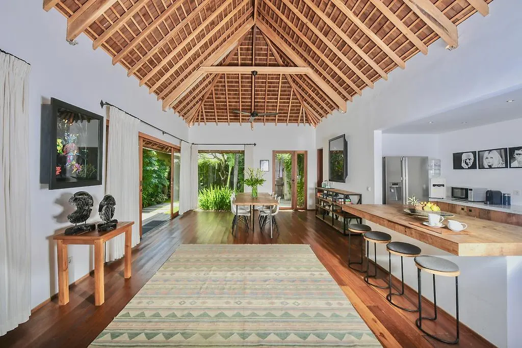 Villa Lala Kuta  Kuta (Bali)